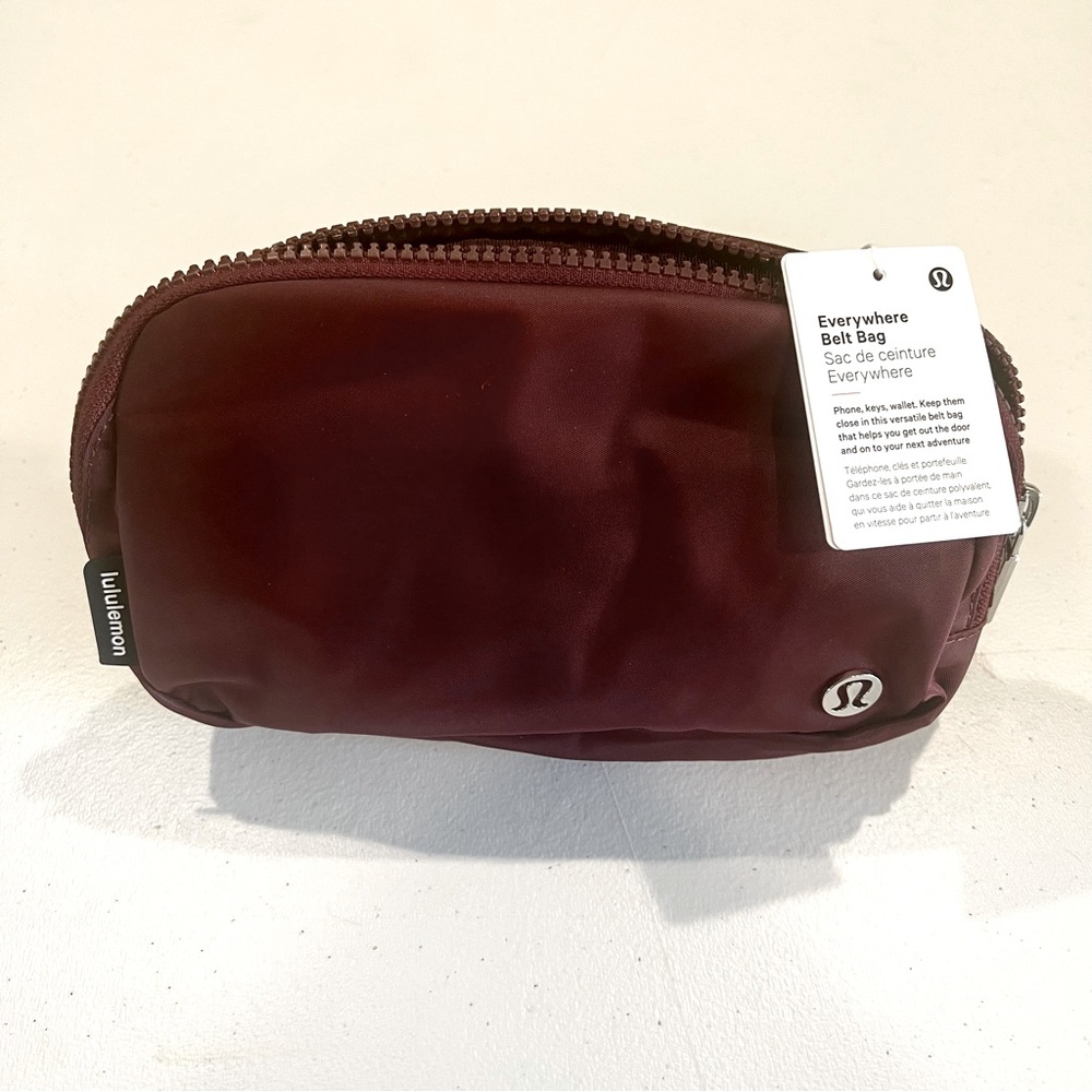 NWT lululemon everywhere belt bag in red merlot